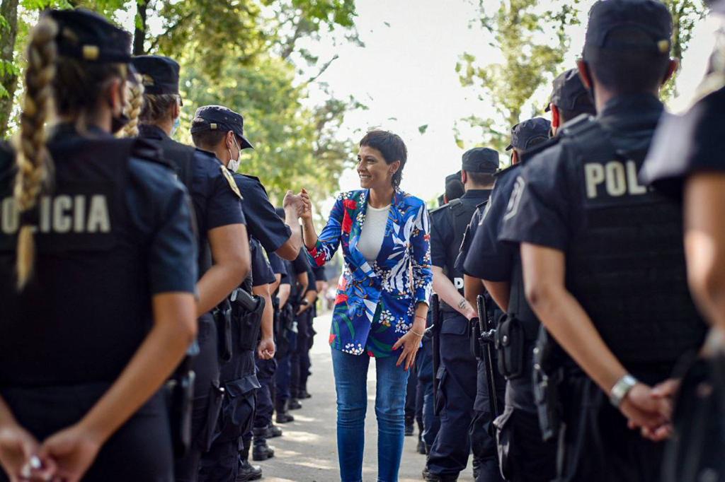 MAYRA LES DIO LA BIENVENIDA A LOS NUEVOS POLICÍAS: “QUEREMOS VIVIR SEGUROS"
