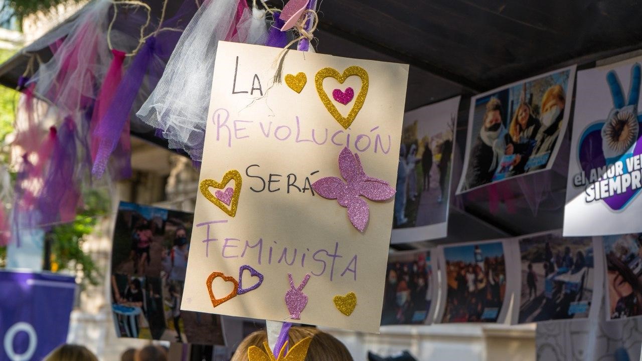 EXPOSICIÓN DE MUJERES TRABAJADORAS