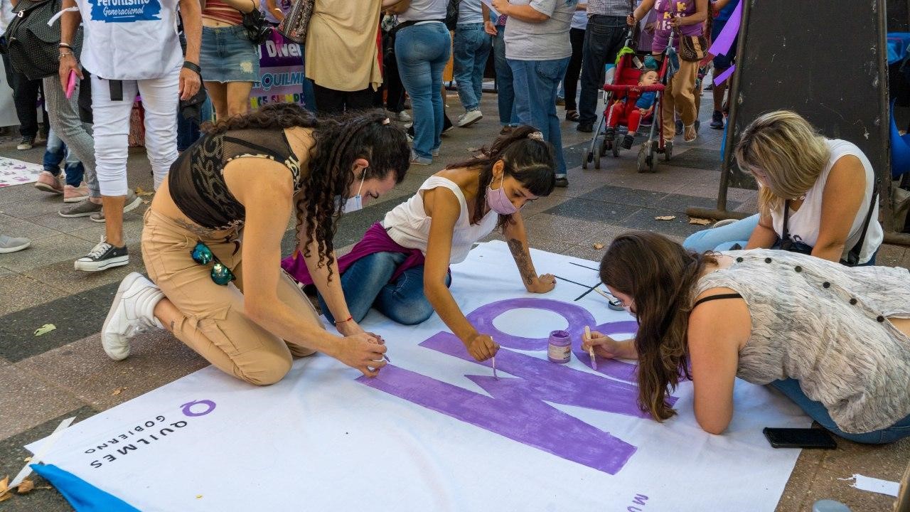EXPOSICIÓN DE MUJERES TRABAJADORAS