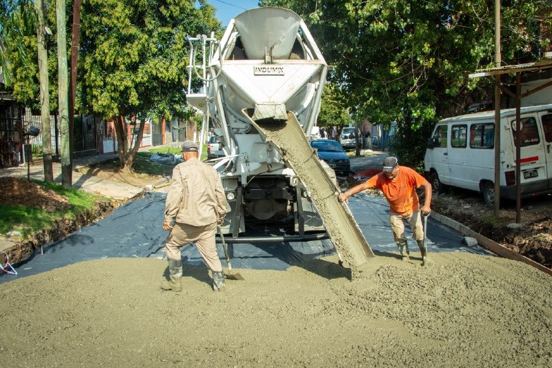 AVANZAN LOS TRABAJOS DE REPARACIÓN DE CALLES EN QUILMES Y EZPELETA
