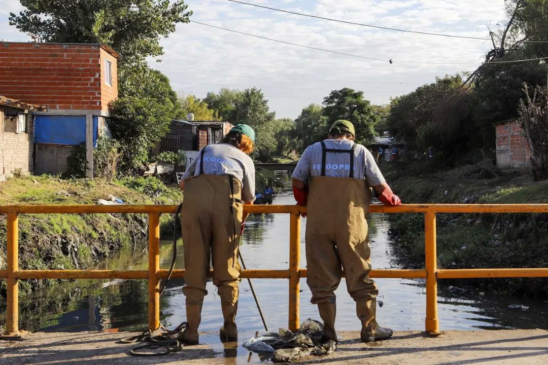 OPERATIVO DE SANEAMIENTO Y LIMPIEZA DEL ARROYO LAS PIEDRAS EN LA FLORIDA