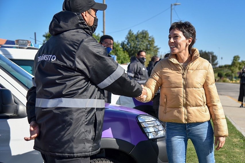 MAYRA ENTREGÓ OCHO NUEVOS MÓVILES PARA LA FLOTA VEHICULAR DE TRÁNSITO