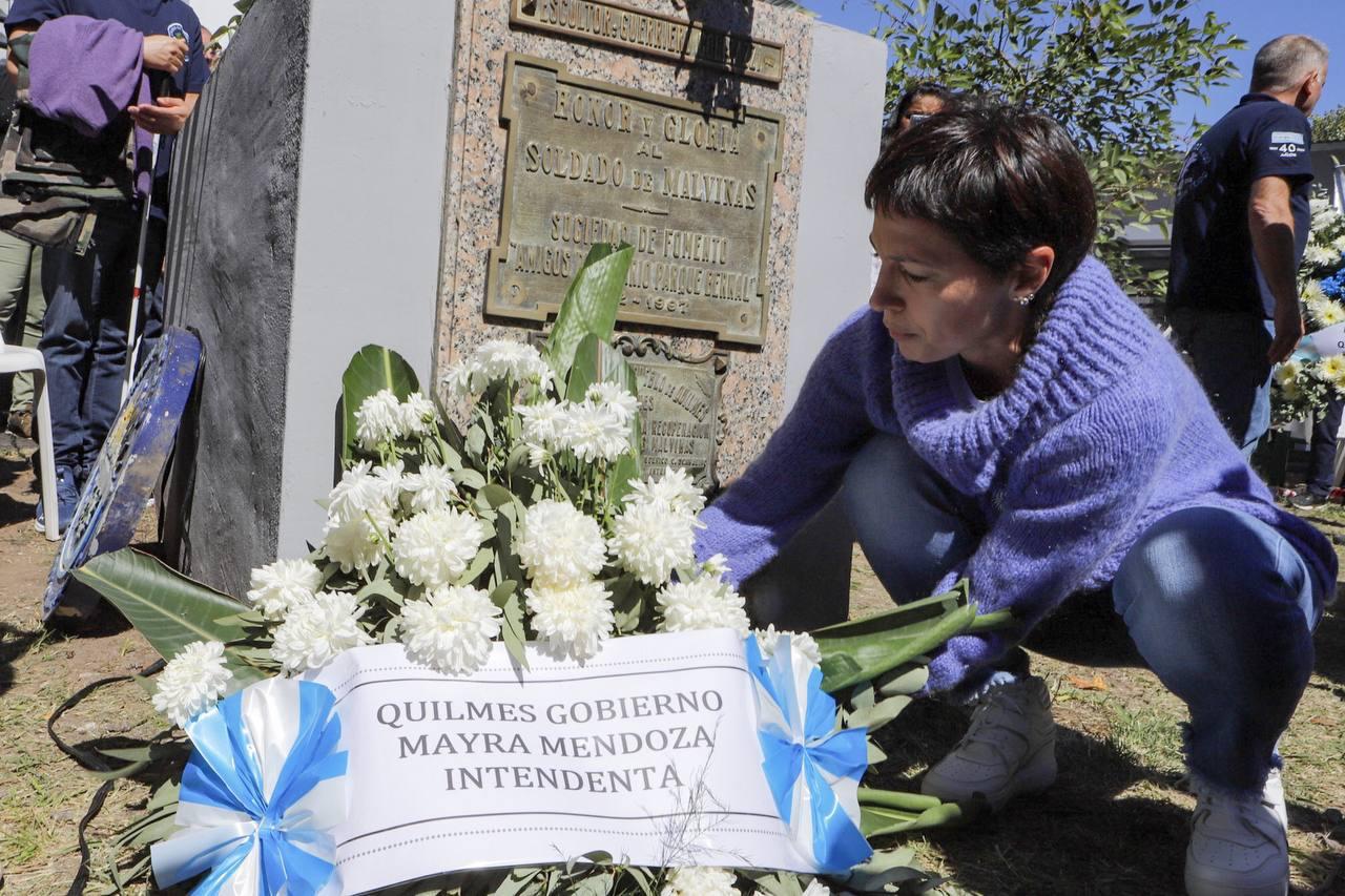 MAYRA JUNTO A VETERANOS DE MALVINAS A 40 AÑOS DE LA GUERRA