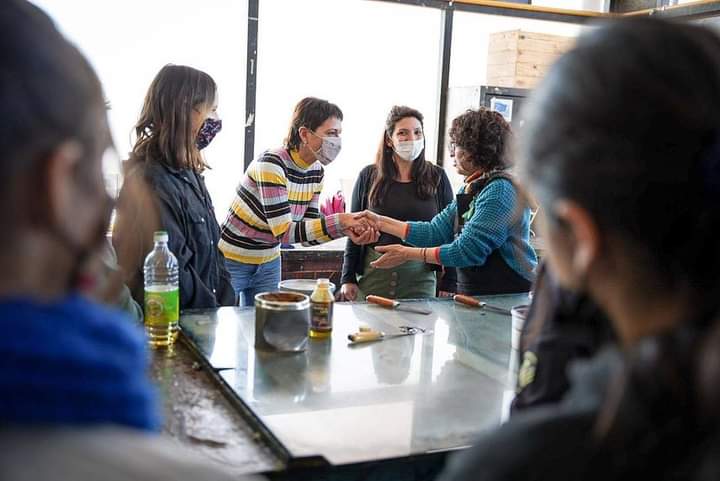 MAYRA RECORRIÓ EL EDIFICIO LA EMBA Y SALUDÓ A LAS NUEVAS AUTORIDADES