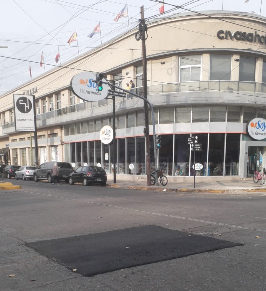 OBRAS DE BACHEO Y REPARACIÓN DE PAVIMENTO SOBRE LA AVENIDA ANDRÉS BARANDA