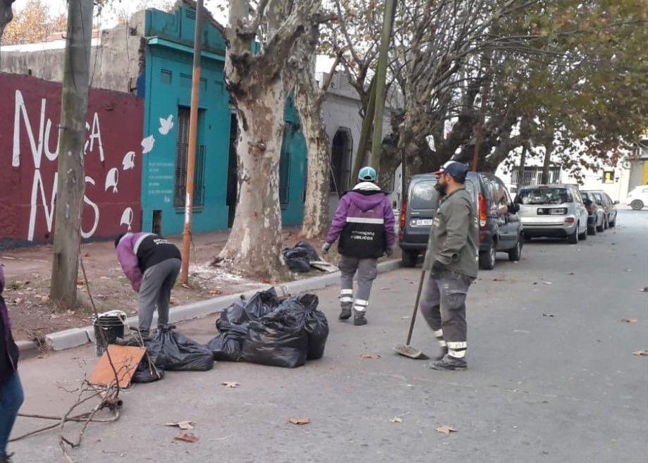 OBRAS DE BACHEO Y REPARACIÓN DE PAVIMENTO SOBRE LA AVENIDA ANDRÉS BARANDA
