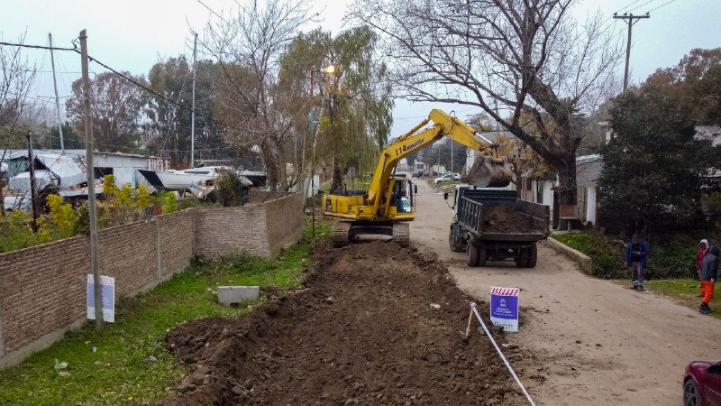 EL MUNICIPIO PROSIGUE CON LAS OBRAS DE ASFALTO EN LA RIBERA DE QUILMES 
