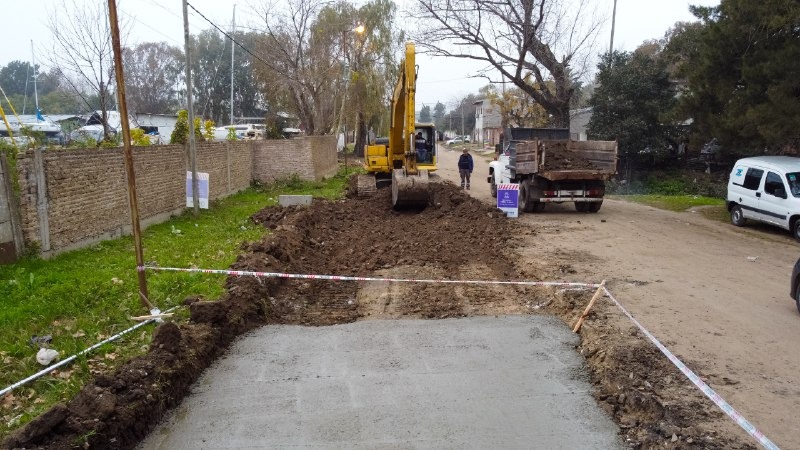 EL MUNICIPIO PROSIGUE CON LAS OBRAS DE ASFALTO EN LA RIBERA DE QUILMES 