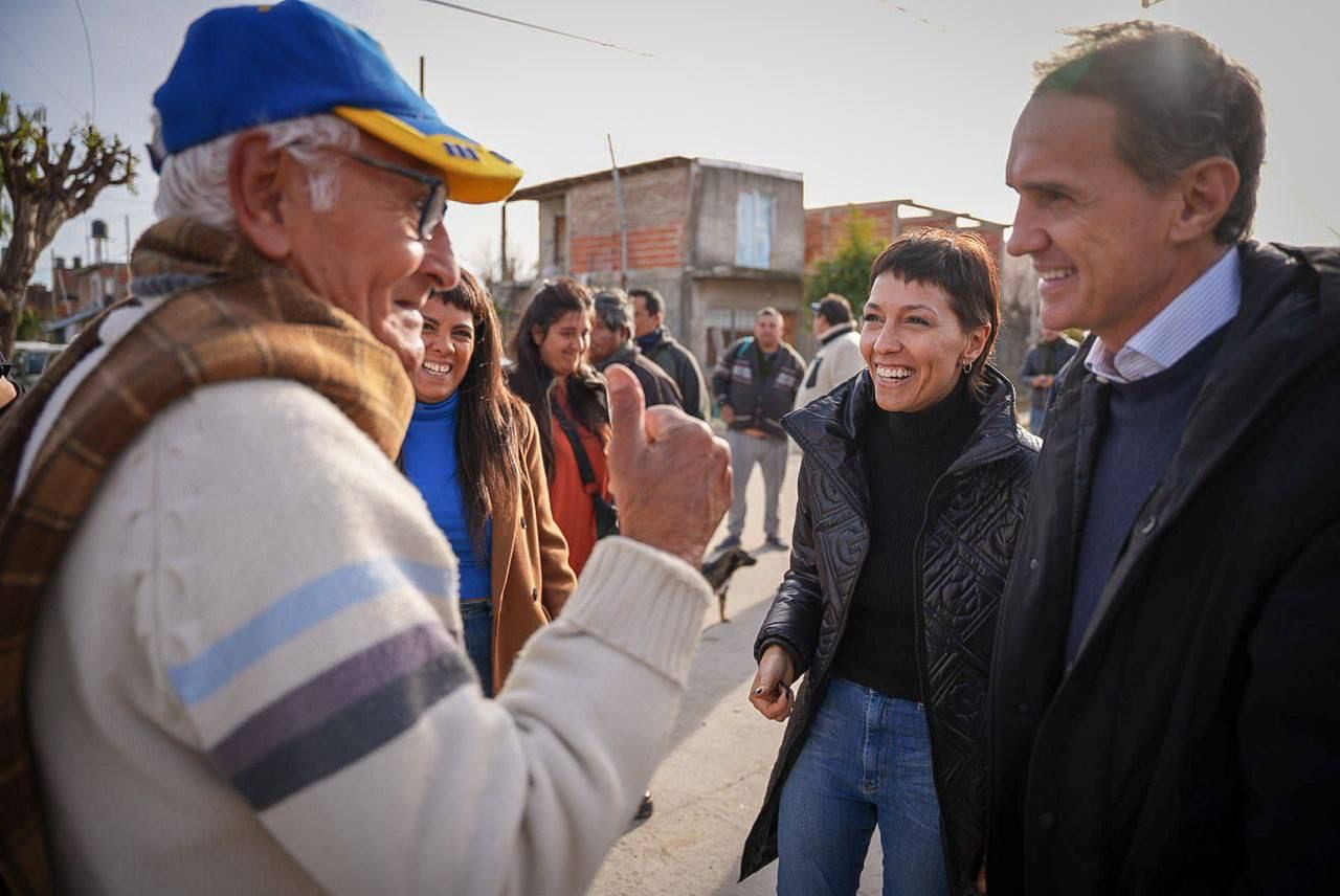 MAYRA Y KATOPODIS RECORRIERON OBRAS DE PAVIMENTACIÓN EN SOLANO Y EZPELETA