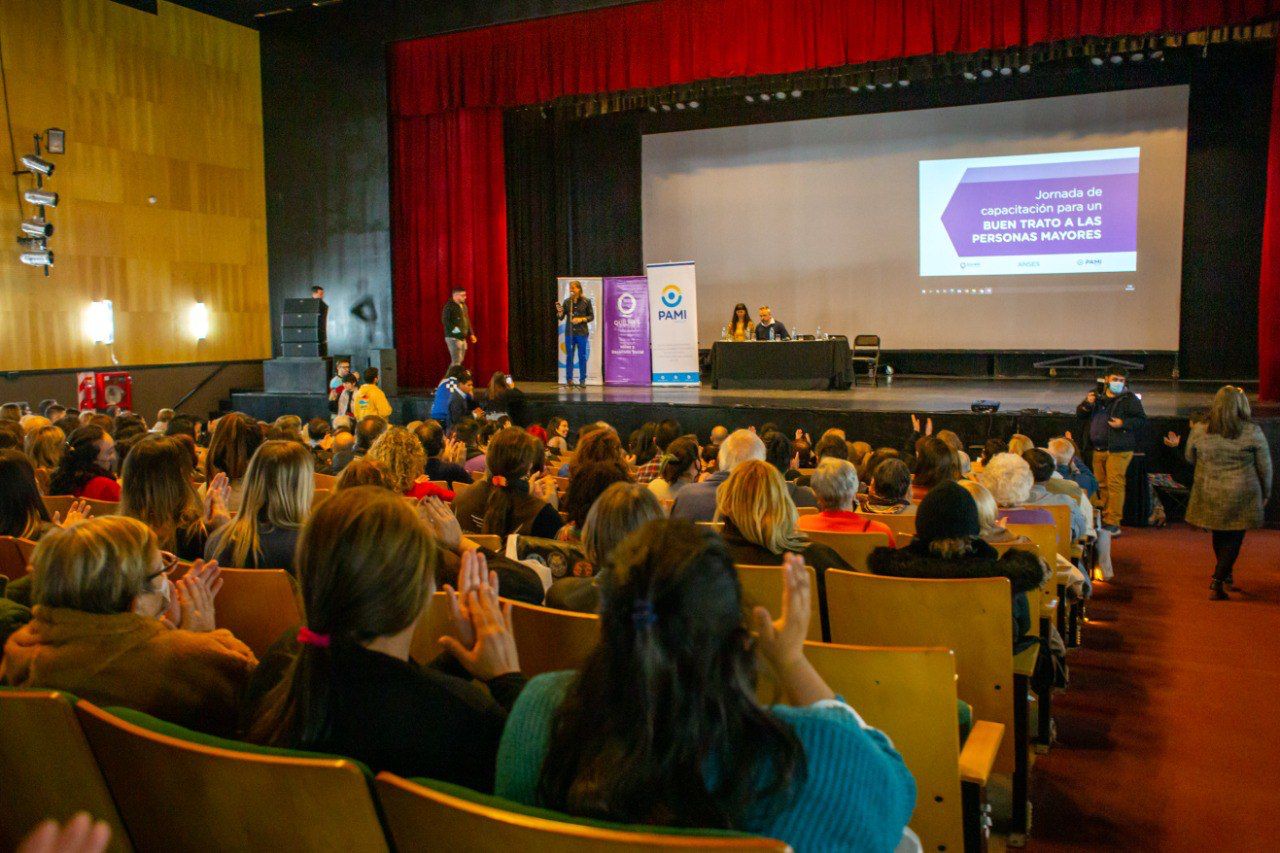JORNADA DE CAPACITACIÓN PARA UN BUEN TRATO A LAS PERSONAS MAYORES