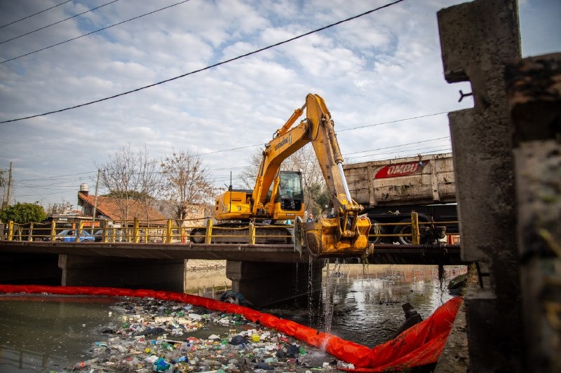 EL MUNICIPIO SIGUE CON LOS OPERATIVOS DE LIMPIEZA EN LOS ARROYOS