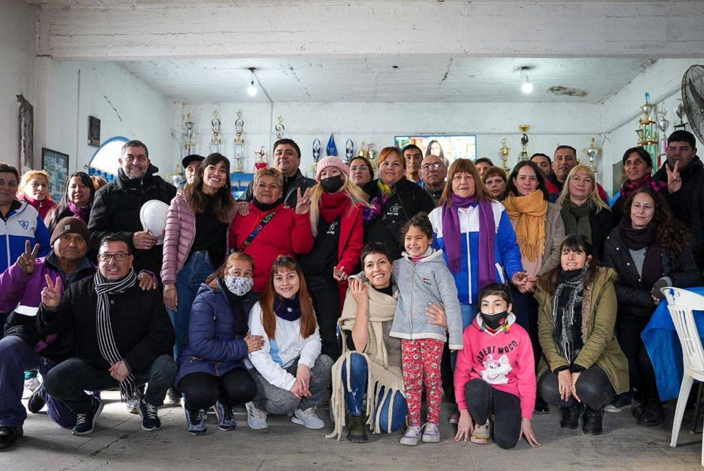 MAYRA RECORRIÓ LAS OBRAS DE AMPLIACIÓN DEL POLIDEPORTIVO VECINAL DE SOLANO