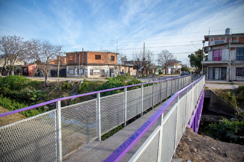 AVANZAN LAS OBRAS DE LOS PUENTES PEATONALES EN EL OESTE DEL DISTRITO
