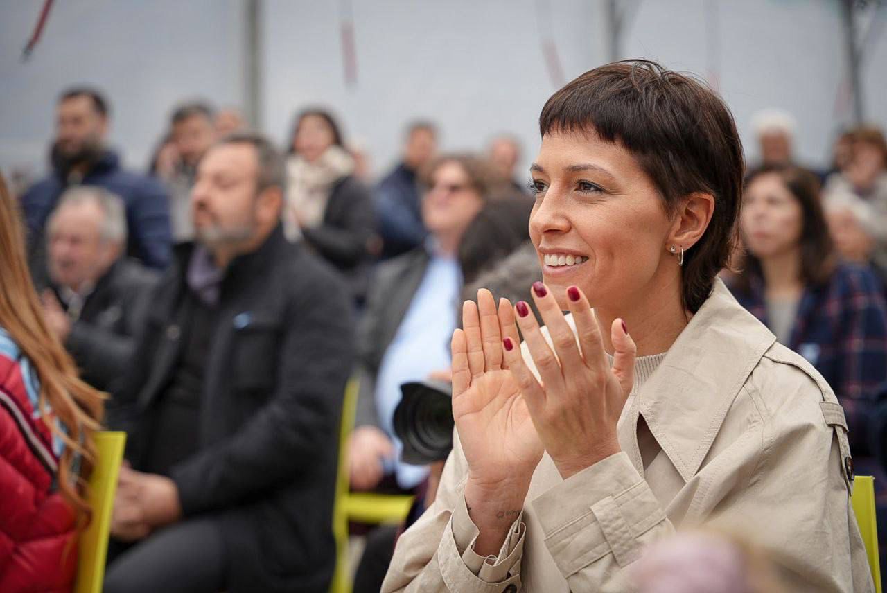 MAYRA JUNTO A FERRARESI E INSAURRALDE EN LA INAUGURACIÓN DE UN INVERNADERO