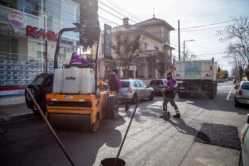 EL MUNICIPIO CONTINÚA CON LOS INTENSOS TRABAJOS DE BACHEO Y MANTENIMIENTO 