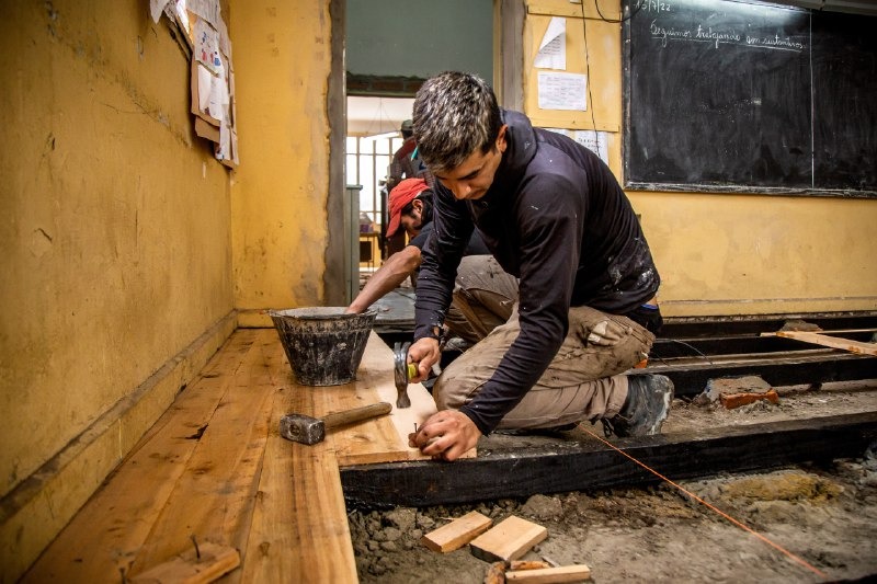 CONTINÚAN LAS OBRAS EN ESTABLECIMIENTOS EDUCATIVOS DE LA CIUDAD