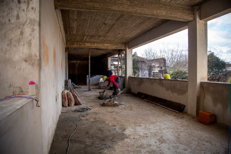 CONTINÚAN LAS OBRAS EN ESTABLECIMIENTOS EDUCATIVOS DE LA CIUDAD