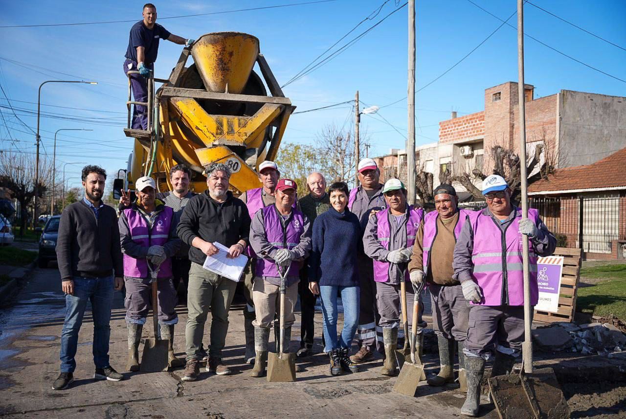MAYRA RECORRIÓ LOS TRABAJOS DE BACHEO QUE SE HICIERON EN QUILMES OESTE