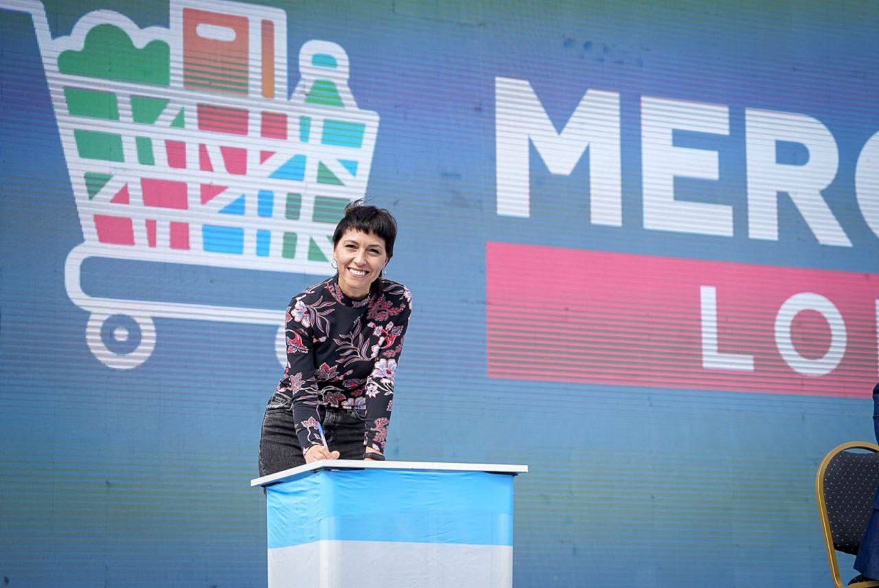 MAYRA PARTICIPÓ DE LA INAUGURACIÓN DEL MERCADO LOMAS