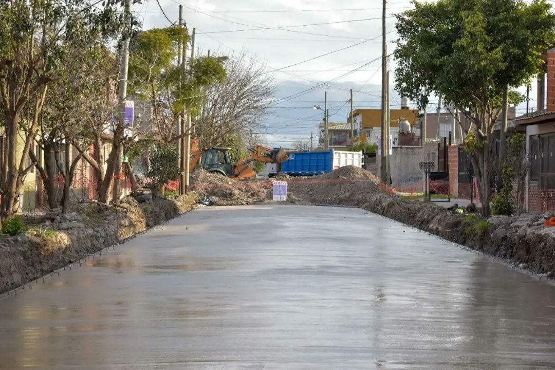 CONTINÚAN LAS OBRAS  EN BERNAL OESTE, EZPELETA Y QUILMES OESTE