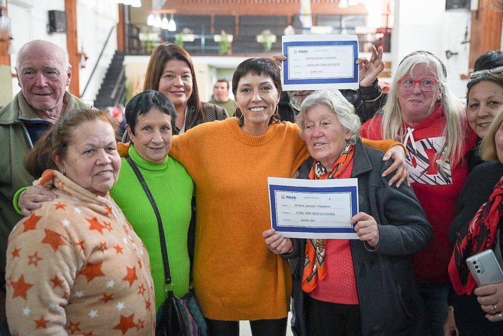 MAYRA ENTREGÓ SUBSIDIOS A 50 CENTROS DE JUBILADOS Y PENSIONADOS