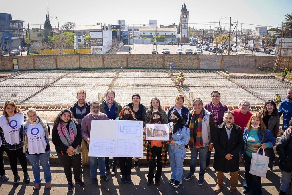MAYRA RECORRIÓ LOS AVANCES DEL NUEVO EDIFICIO DEL INSTITUTO DOCENTE Nº83