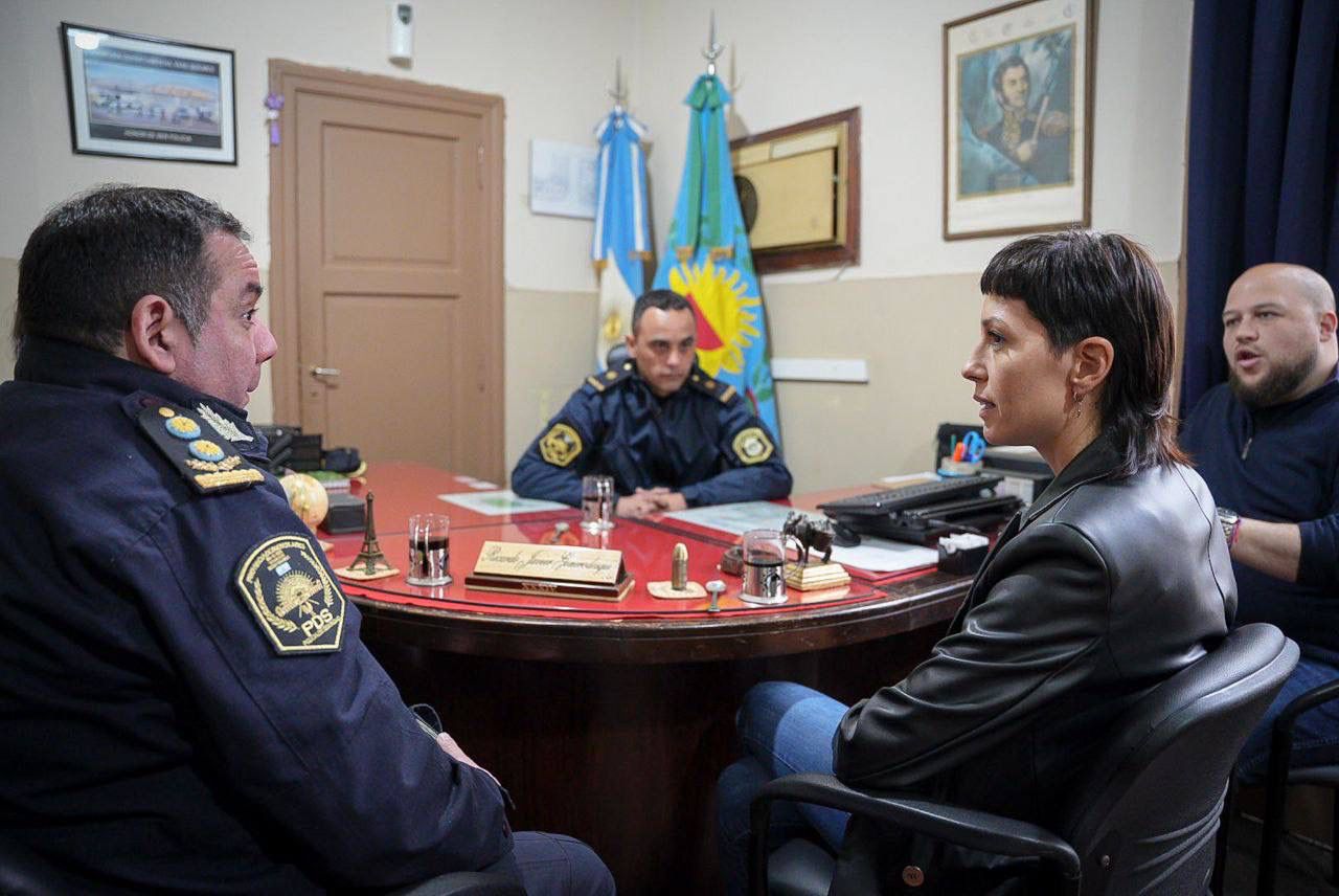MAYRA VISITÓ LA COMISARÍA 1ª Y DIO INICIO A UN OPERATIVO DE SATURACIÓN