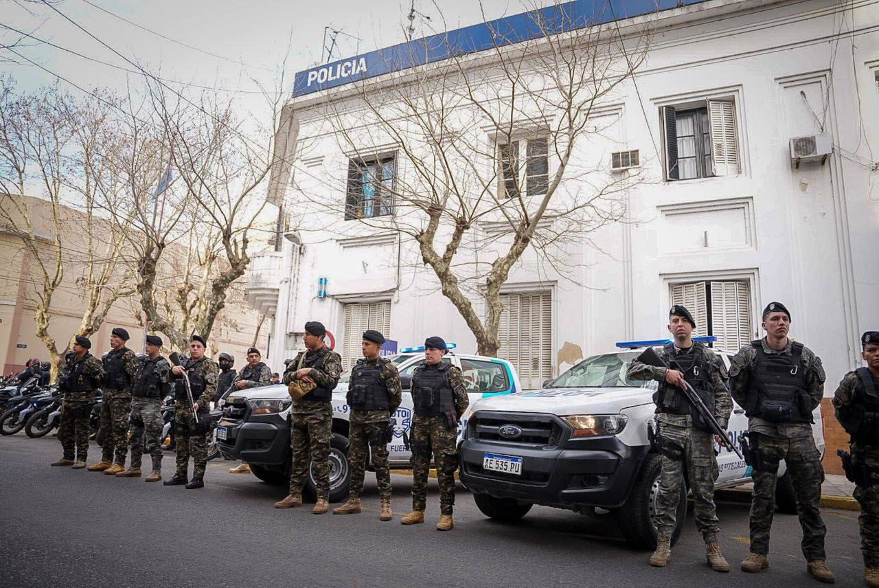 MAYRA VISITÓ LA COMISARÍA 1ª Y DIO INICIO A UN OPERATIVO DE SATURACIÓN