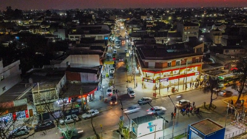 YA HAY MÁS DE 40 MIL NUEVAS LUMINARIAS LED EN LOS  BARRIOS DE QUILMES