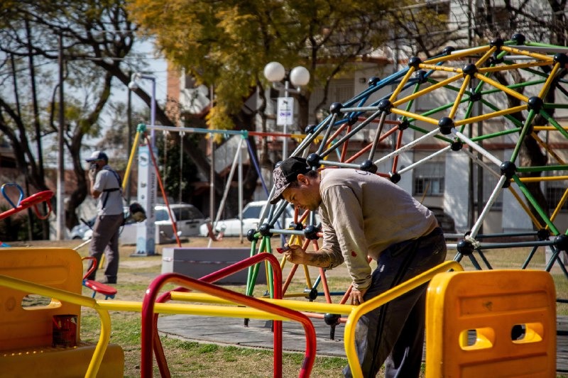 JORNADA DE OPERATIVOS DE LIMPIEZA EN LA RIBERA DE QUILMES Y BERNAL ESTE