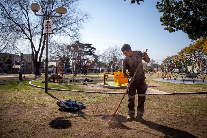 JORNADA DE OPERATIVOS DE LIMPIEZA EN LA RIBERA DE QUILMES Y BERNAL ESTE