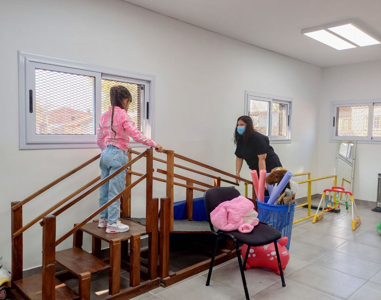 SE RECIBIÓ NUEVO EQUIPAMIENTO PARA EL CENTRO DE REHABILITACIÓN MUNICIPAL