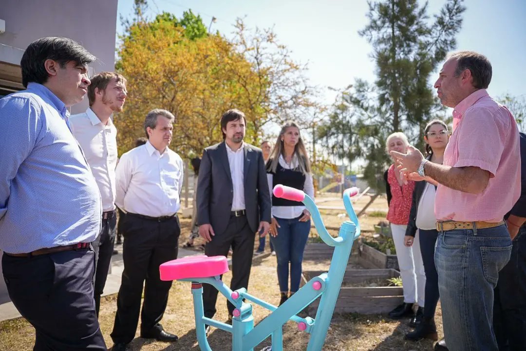 FUNCIONARIOS RECORRIERON JUNTO AL MINISTRO KREPLAK EL CAPS VILLA ALCIRA