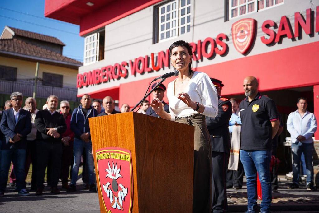 MAYRA PARTICIPÓ DEL 64º ANIVERSARIO DEL CUARTEL DE BOMBEROS DE SOLANO