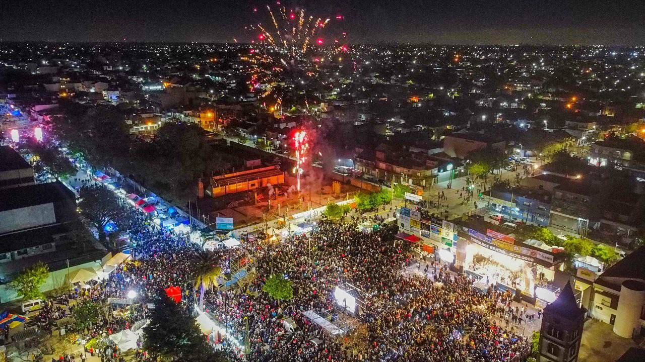 MAYRA JUNTO A MÁS DE 40 MIL VECINOS EN EL 73º ANIVERSARIO DE SOLANO