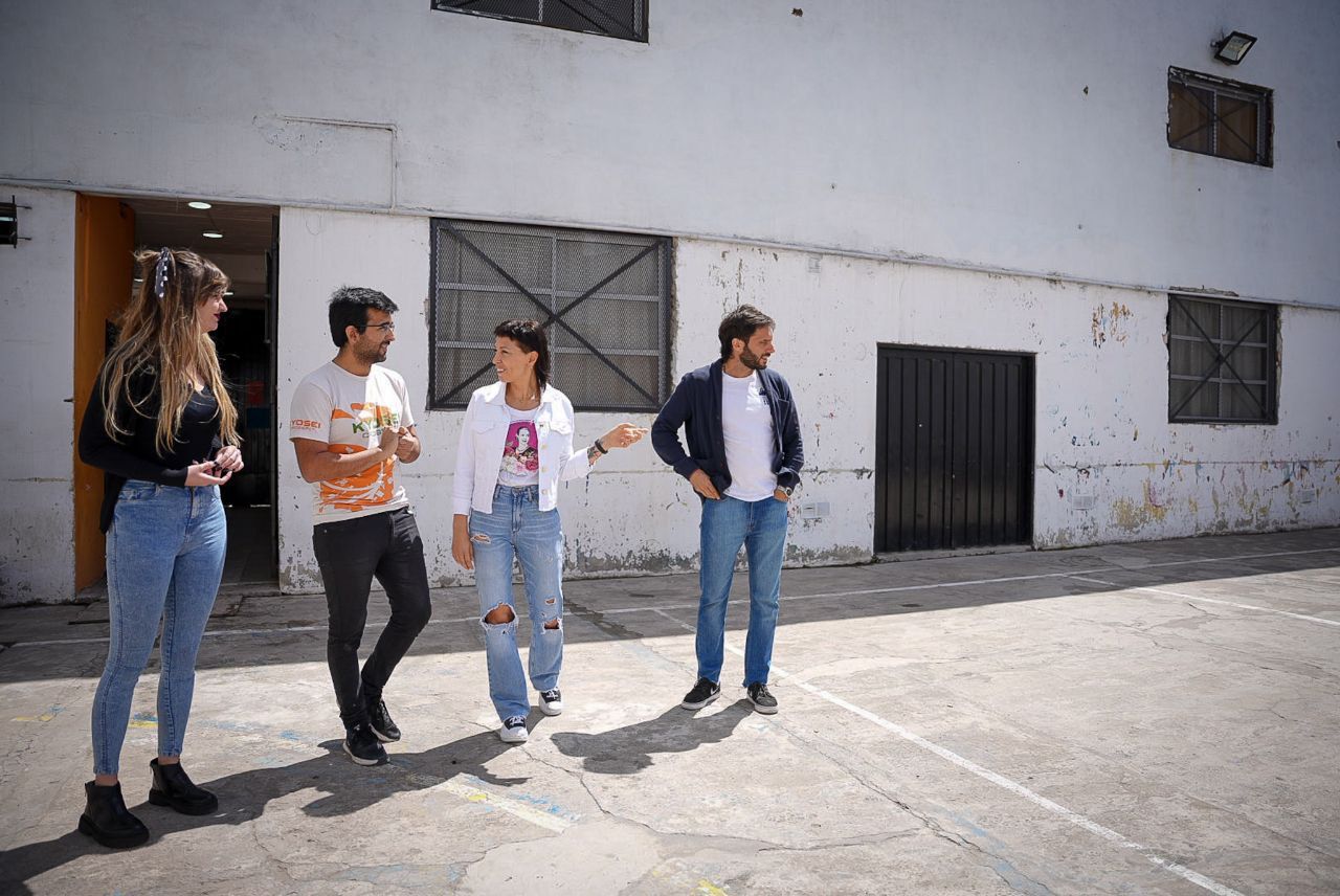 MAYRA RECORRIÓ OBRAS EN LA SOCIEDAD DE FOMENTO JOSÉ HERNÁNDEZ