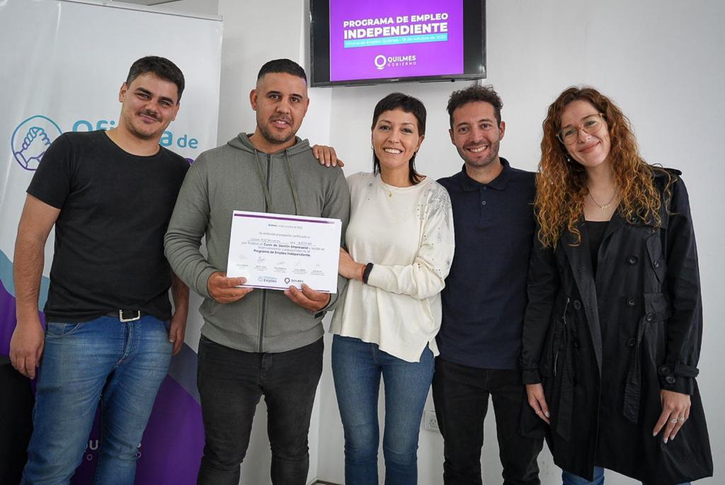 MAYRA ENTREGÓ SUBSIDIOS PARA EL DESARROLLO DE EMPRENDIMIENTOS LOCALES