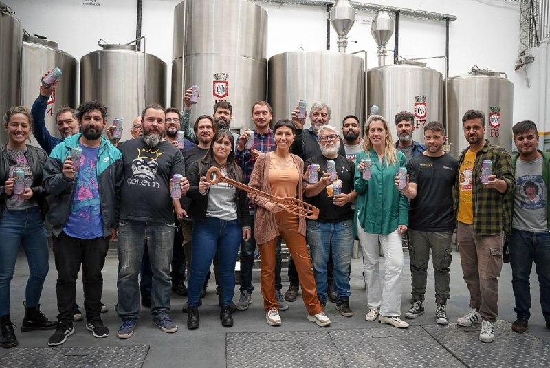 MAYRA VISITÓ LA CERVECERÍA NOCERA 