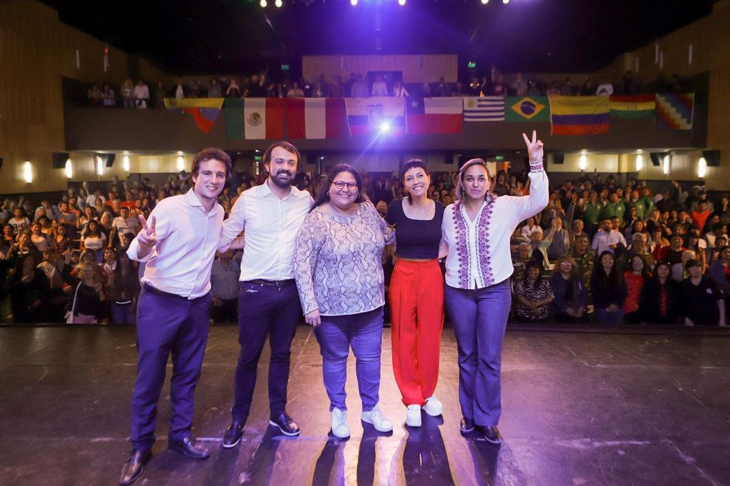 MAYRA ENCABEZÓ UNA IMPORTANTE CONFERENCIA INTERNACIONAL EN QUILMES
