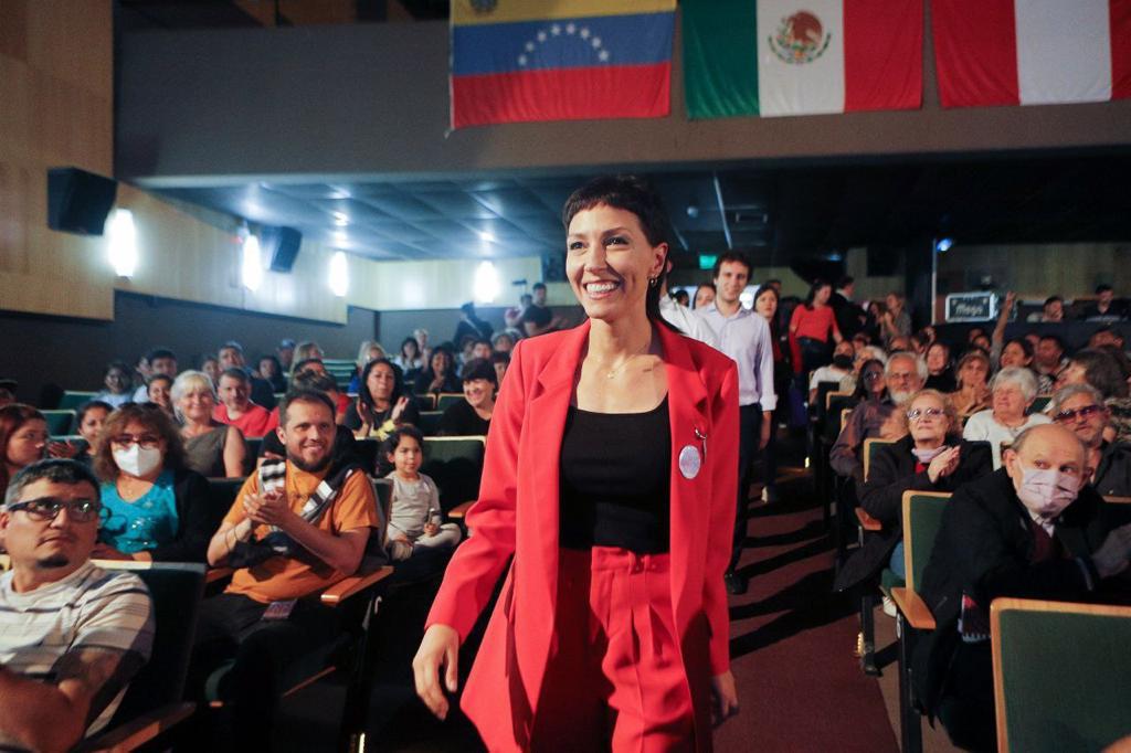 MAYRA ENCABEZÓ UNA IMPORTANTE CONFERENCIA INTERNACIONAL EN QUILMES