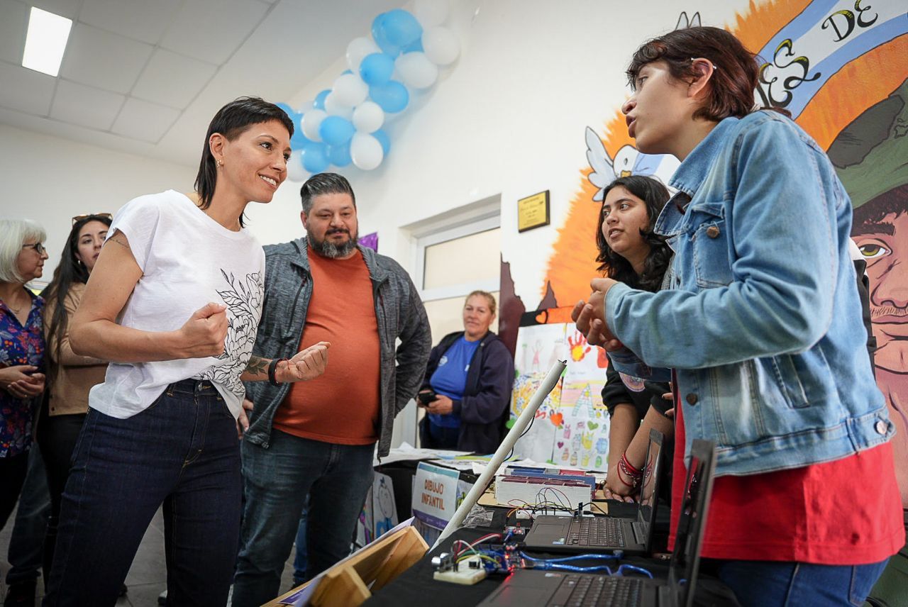 MAYRA RECORRIÓ LOS OPERATIVOS ORGANIZAR COMUNIDAD Y QUILMES CERCA EN IAPI