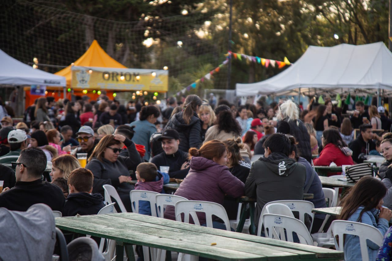 SE LLEVÓ ADELANTE EL PRIMER FESTIVAL DE LA CERVEZA ARTESANAL