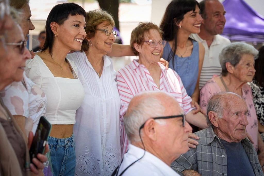 MAYRA ENCABEZÓ LOS FESTEJOS POR EL 44º ANIVERSARIO DEL HOGAR  AVE FÉNIX