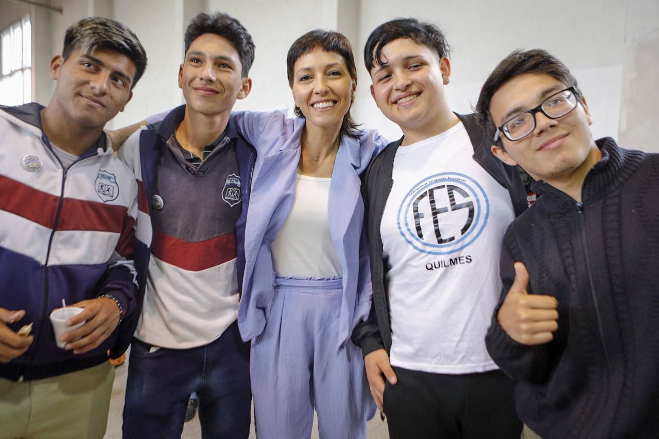 MAYRA EN EL FESTEJO POR EL 39º ANIVERSARIO DEL BARRIO SANTA MARÍA-IAPI