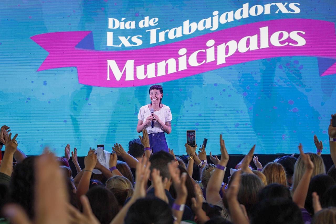 MAYRA EN LOS FESTEJOS POR EL DÍA DE LAS Y LOS TRABAJADORES MUNICIPALES