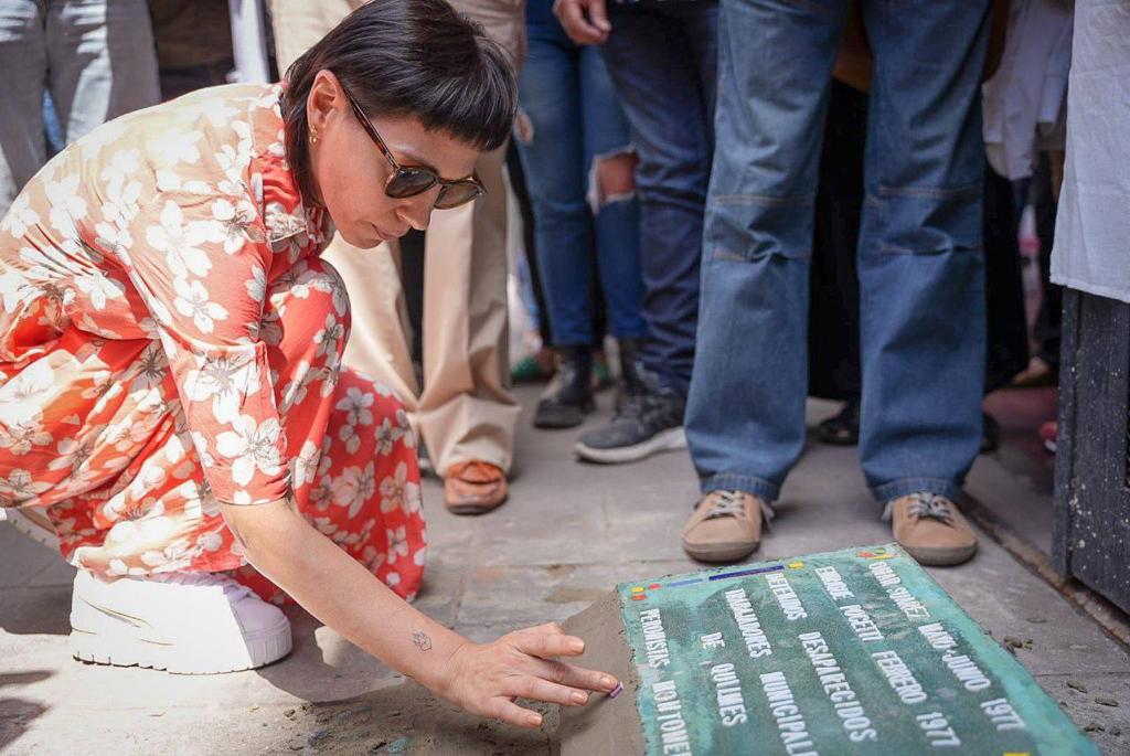 MAYRA ENCABEZÓ HOMENAJE A TRABAJADORES MUNICIPALES DETENIDOS DESAPARECIDOS