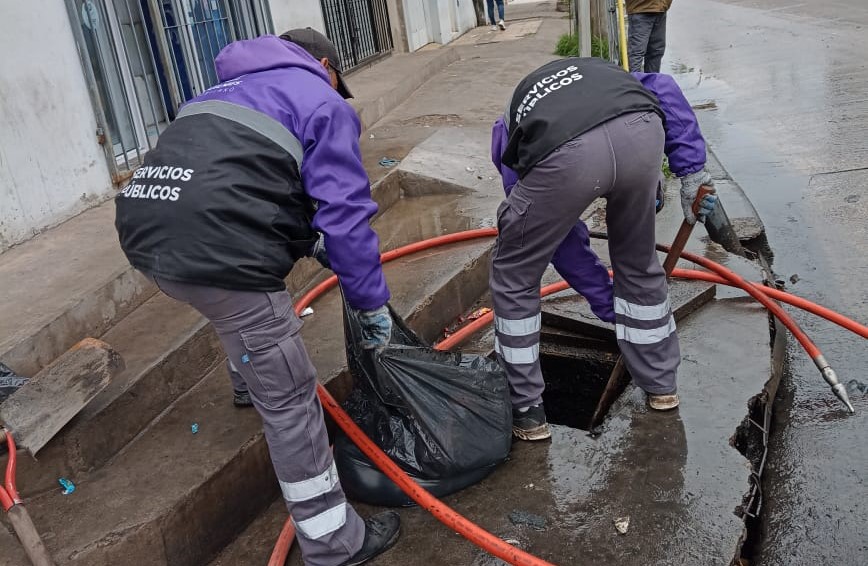 LIMPIEZA EN EL ARROYO LAS PIEDRAS Y DESOBSTRUCCIÓN DE SUMIDEROS