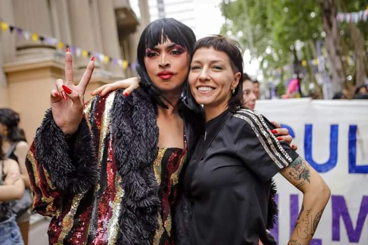 MAYRA PRESENTE EN LA “6ª MARCHA DEL ORGULLO LGBTIQ+ DE QUILMES”