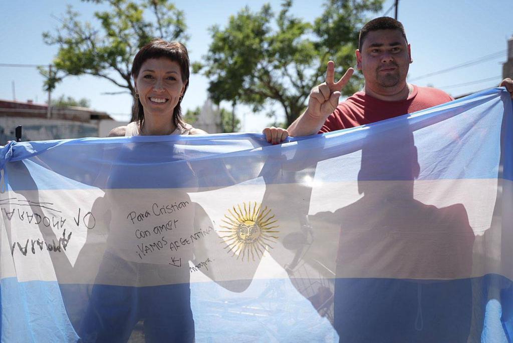 MAYRA VISITÓ LA FERIA DE EMPRENDEDORES Y EMPRENDEDORAS