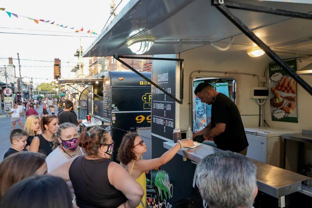 GRAN PARTICIPACIÓN DE VECINOS Y VECINAS EN “LA NOCHE DE EZPELETA”